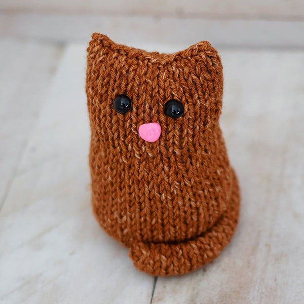 Easy Flat Knit Plush Cat Knitting Pattern