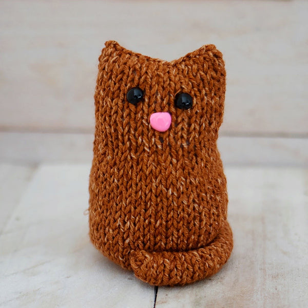 Easy Flat Knit Plush Cat Knitting Pattern