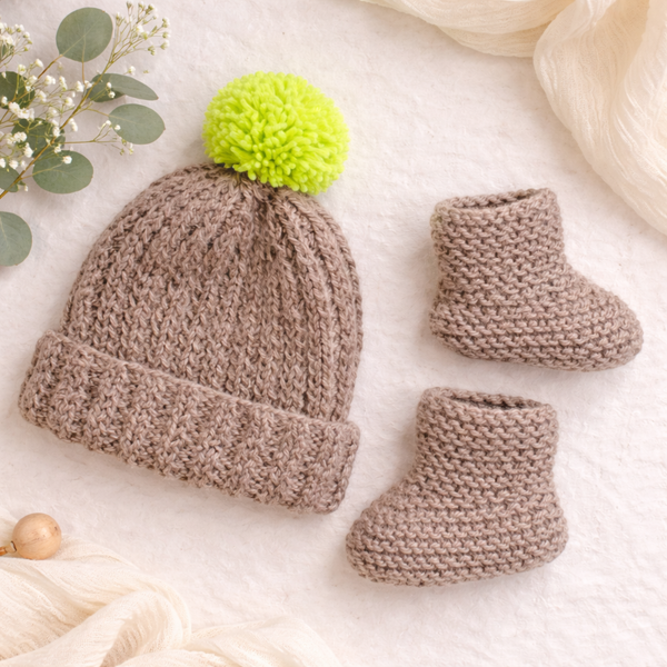 Easy Flat Knit Newborn Hat and Booties Pattern